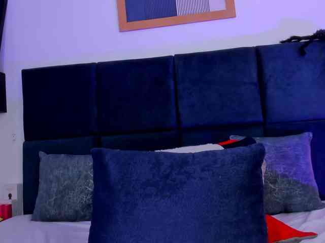 AprilJhonnes webcam