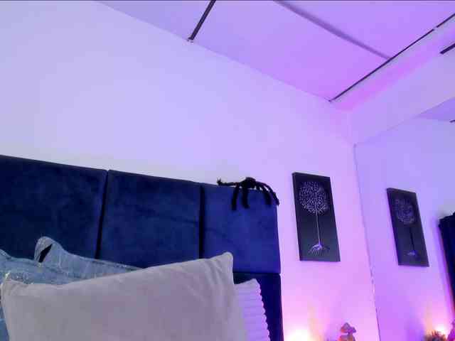 AprilJhonnes webcam
