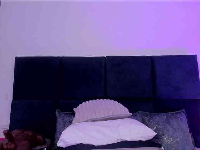 AprilJhonnes webcam