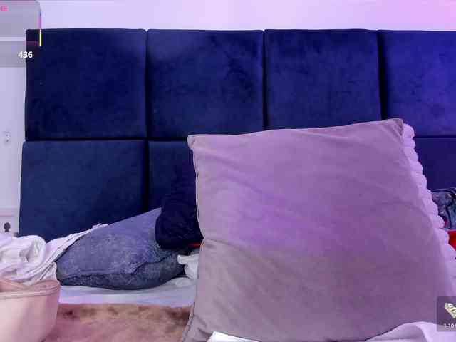 AprilJhonnes webcam