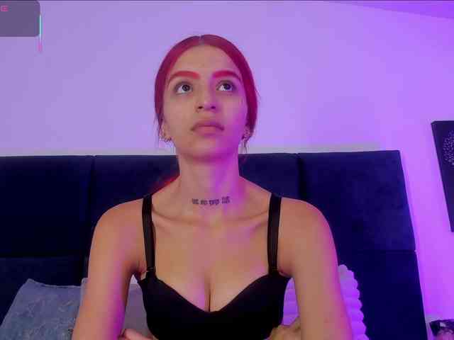 AprilJhonnes webcam