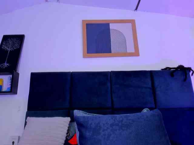 AprilJhonnes webcam