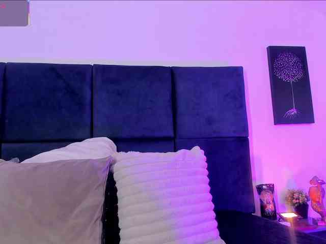 AprilJhonnes webcam