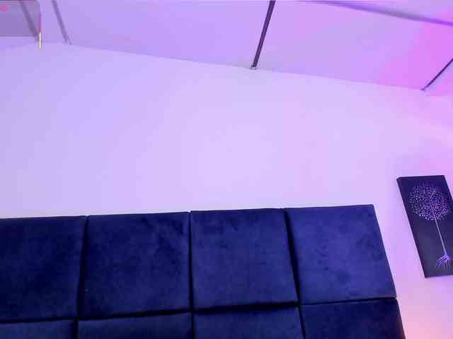 AprilJhonnes webcam