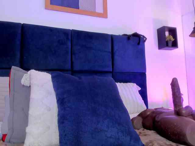 AprilJhonnes webcam