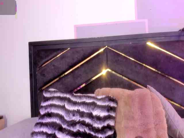 AprilJhonnes webcam