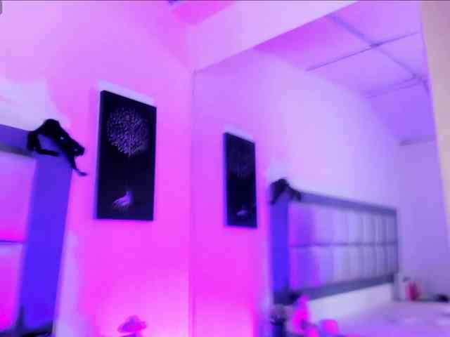 AprilJhonnes webcam