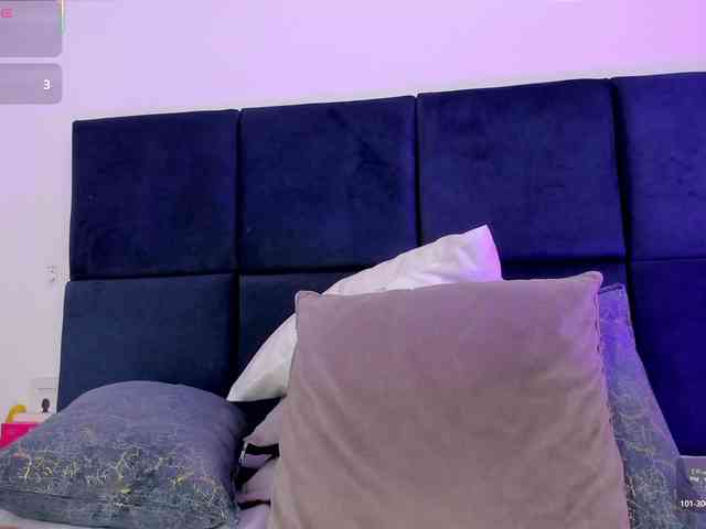 AprilJhonnes webcam
