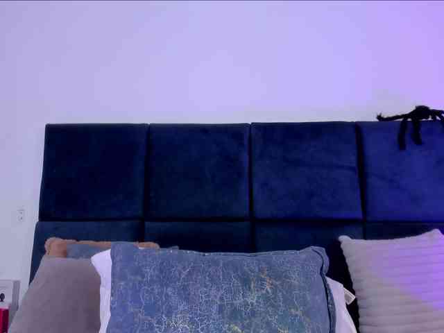 AprilJhonnes webcam