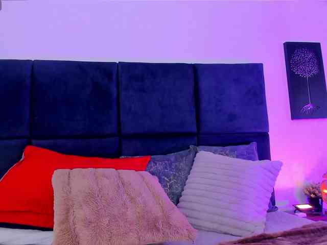 AprilJhonnes webcam