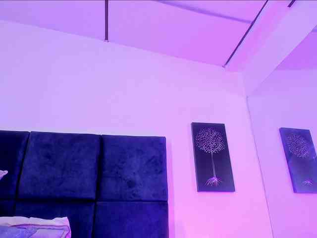 AprilJhonnes webcam