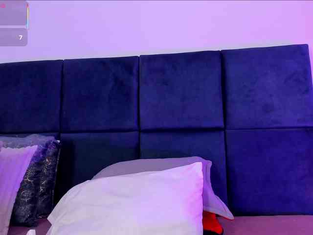 AprilJhonnes webcam