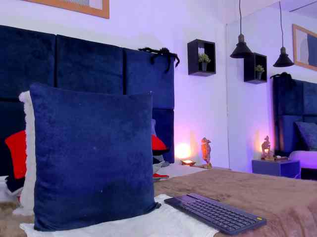 AprilJhonnes webcam
