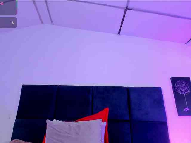 AprilJhonnes webcam