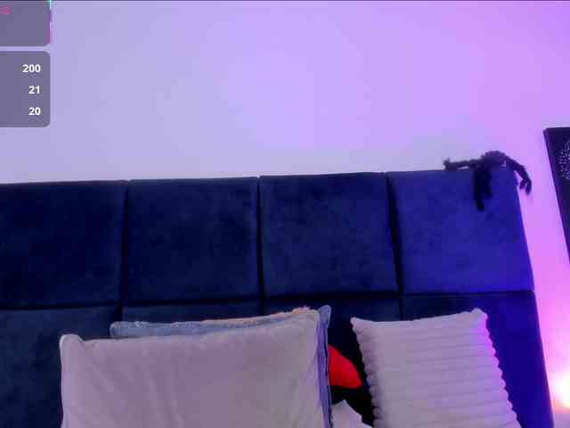 AprilJhonnes webcam
