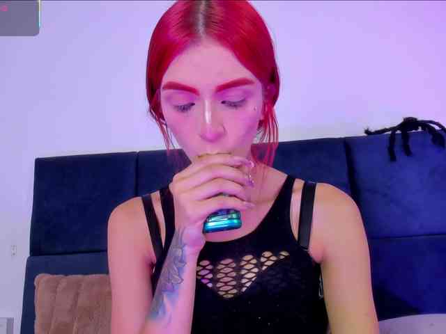 AprilJhonnes webcam