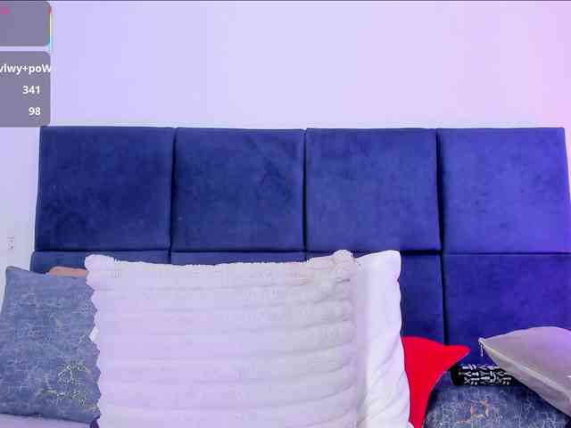 AprilJhonnes webcam