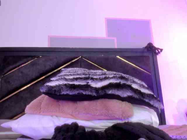 AprilJhonnes webcam