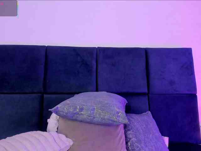 AprilJhonnes webcam