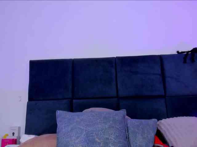 AprilJhonnes webcam