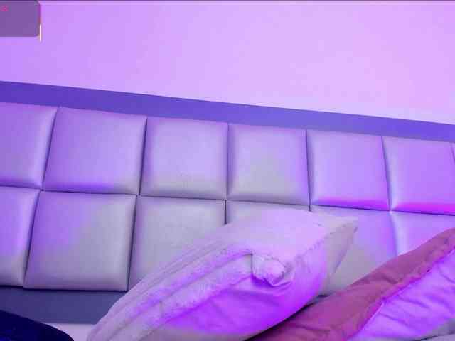 AprilJhonnes webcam