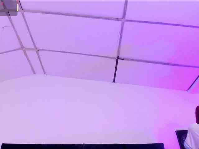 AprilJhonnes webcam
