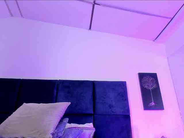 AprilJhonnes webcam