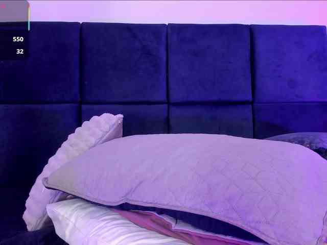 AprilJhonnes webcam