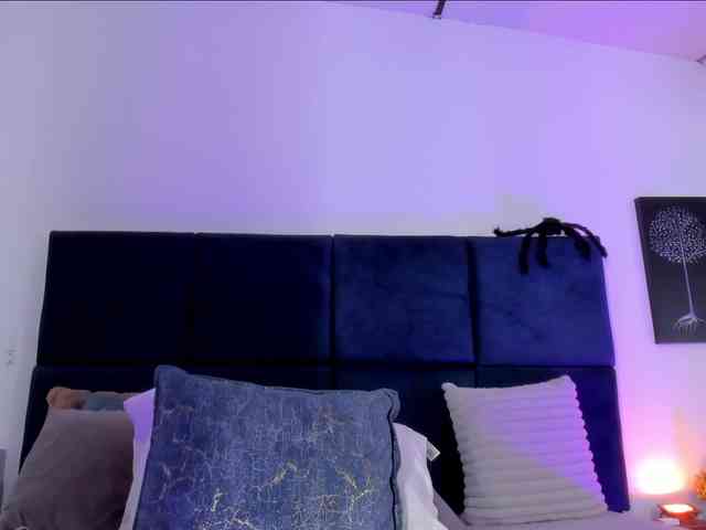 AprilJhonnes webcam