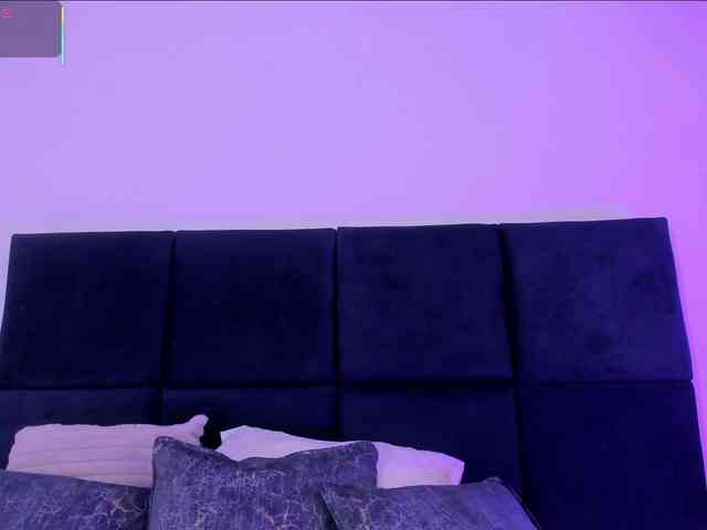 AprilJhonnes webcam