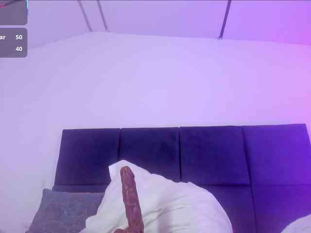 AprilJhonnes webcam