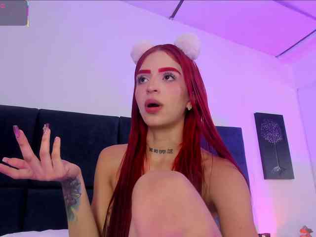 AprilJhonnes webcam