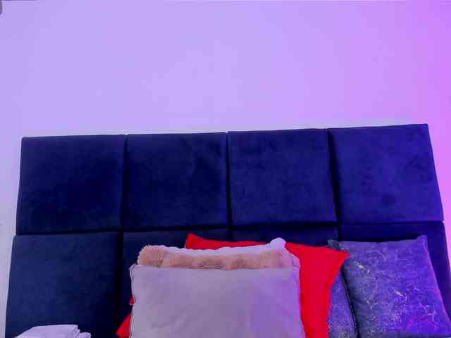 AprilJhonnes webcam