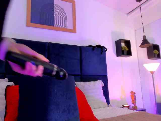 AprilJhonnes webcam