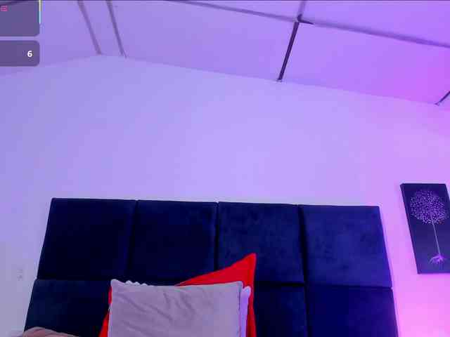 AprilJhonnes webcam