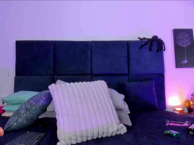 AprilJhonnes webcam