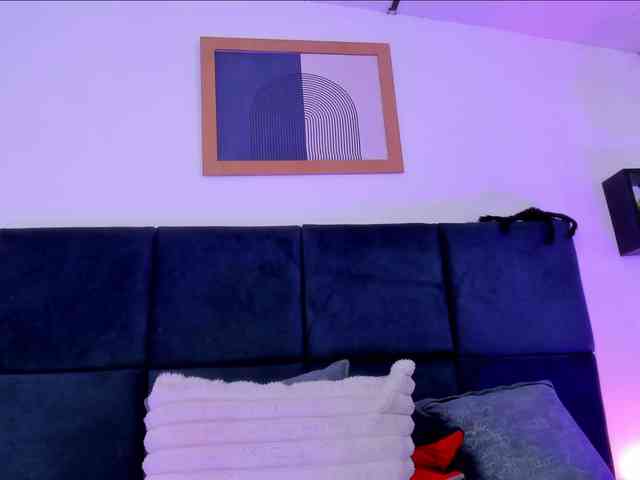 AprilJhonnes webcam