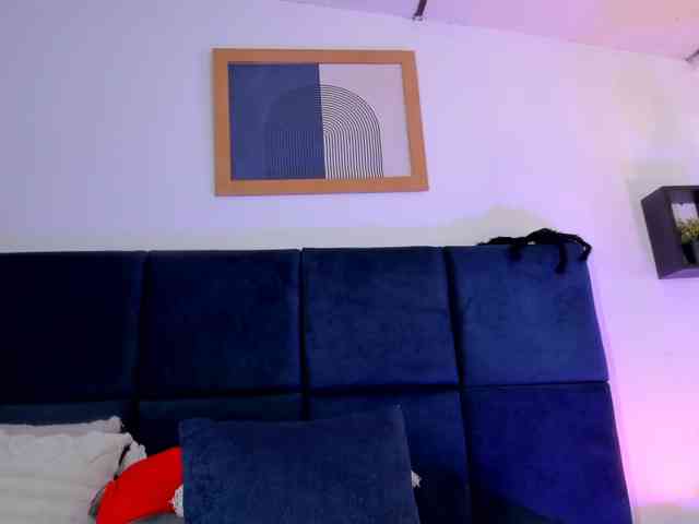 AprilJhonnes webcam