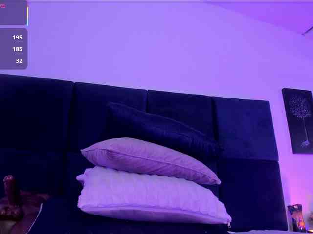 AprilJhonnes webcam
