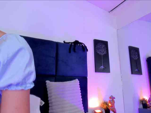 AprilJhonnes webcam