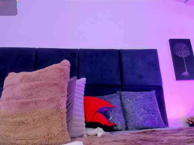 AprilJhonnes webcam