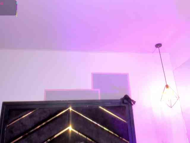 AprilJhonnes webcam