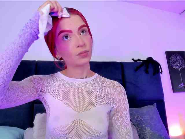 AprilJhonnes webcam