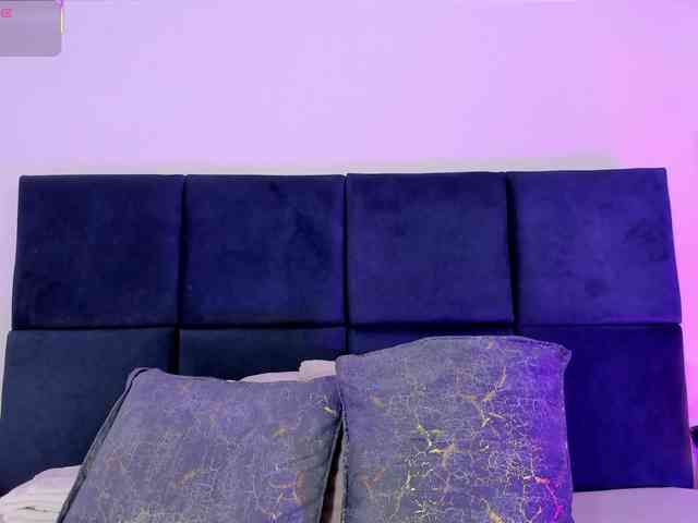 AprilJhonnes webcam