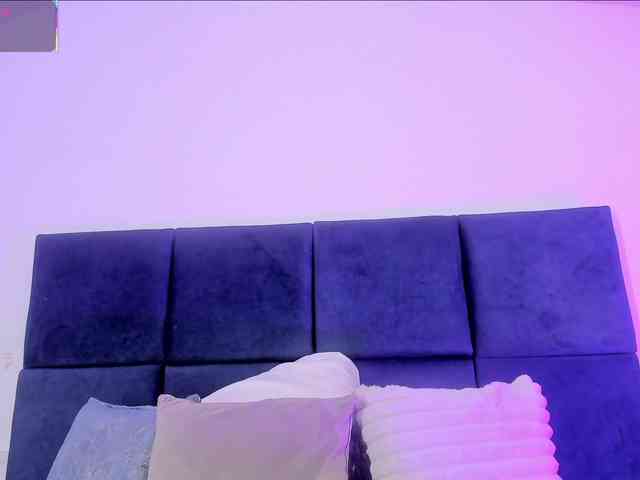 AprilJhonnes webcam