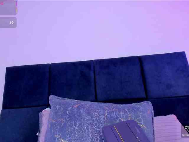 AprilJhonnes webcam