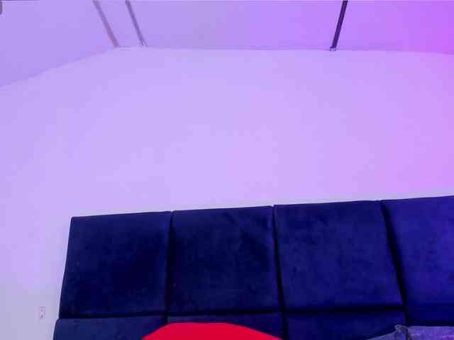 AprilJhonnes webcam