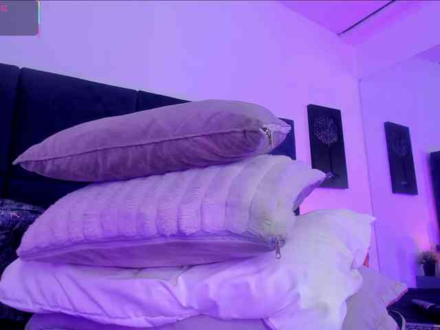 AprilJhonnes webcam