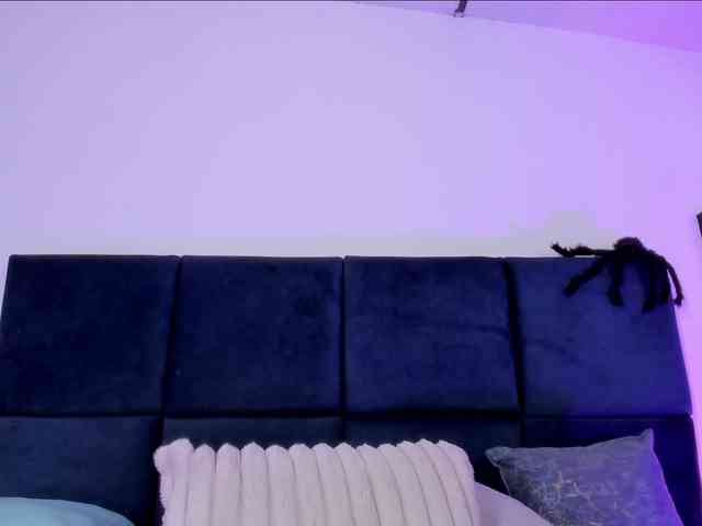 AprilJhonnes webcam