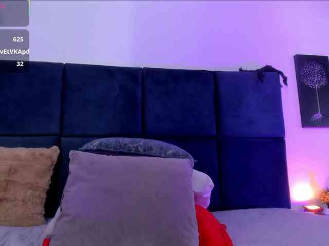 AprilJhonnes webcam